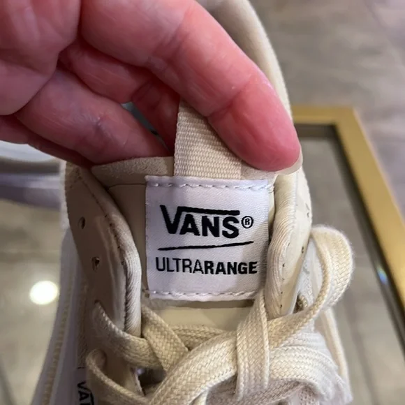 Vans Lightweight Cream Sneakers EUC - Picture 6 of 7
